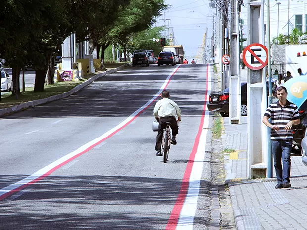 Falhas na segurança cicloviária expõem riscos para ciclistas em Natal