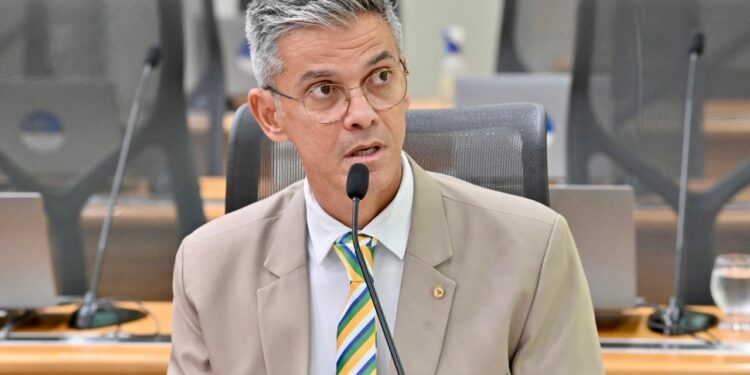 Coronel Azevedo critica IBGE e anuncia evento político no RN