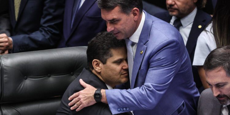 Alcolumbre promete pautar impeachment no STF; mas será que vai cumprir?