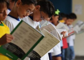 Brasil tem menos da metade da população leitora; plano federal mira reverter cenário