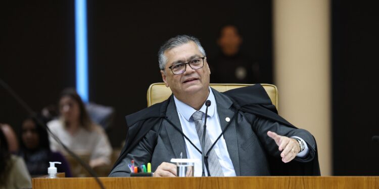 Dino propõe nova reforma do Judiciário para acabar com aposentadoria compulsória e penduricalhos