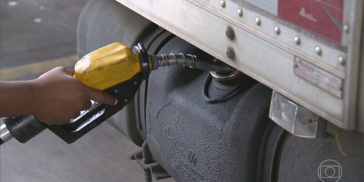 Enfim: diesel dá uma trégua no bolso do brasileiro após meses subindo
