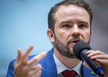 O Brasil que 'não tem dinheiro' acabou de captar 5 bilhões de euros na Europa