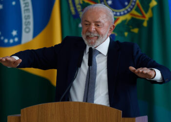 O plano de educação que chegou atrasado e a briga contra as escolas militares de Bolsonaro