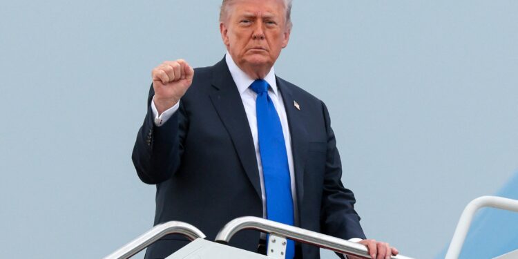 Trump ataca Suprema Corte após decisão que obriga devolução de US$ 159 bilhões em tarifas