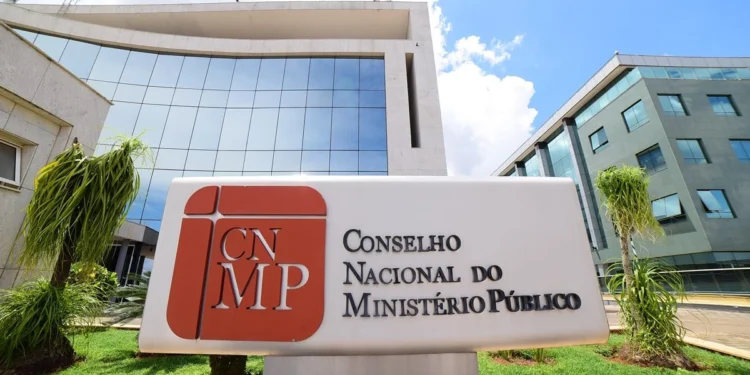 Foto colorida da fachada do CNMP - Metrópoles