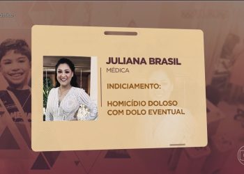 Como uma médica consegue vender maquiagem no celular enquanto paciente agoniza