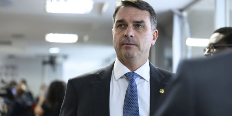 Flávio quer evitar tarifas americanas — mas pode Trump resistir à pressão econômica?