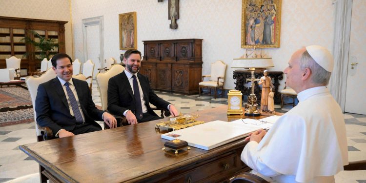O católico que precisa explicar os tuítes do patrão