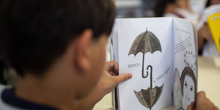 Por que crianças ricas aprendem mais na pré-escola? Desigualdade já marca os primeiros anos